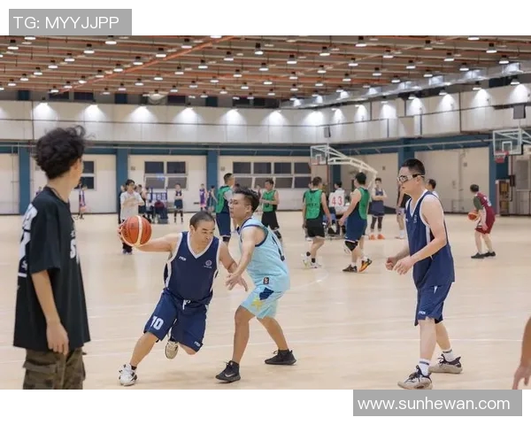 赛后分析：广州篮球队与北京篮球队的团队协作表现及其影响因素探讨